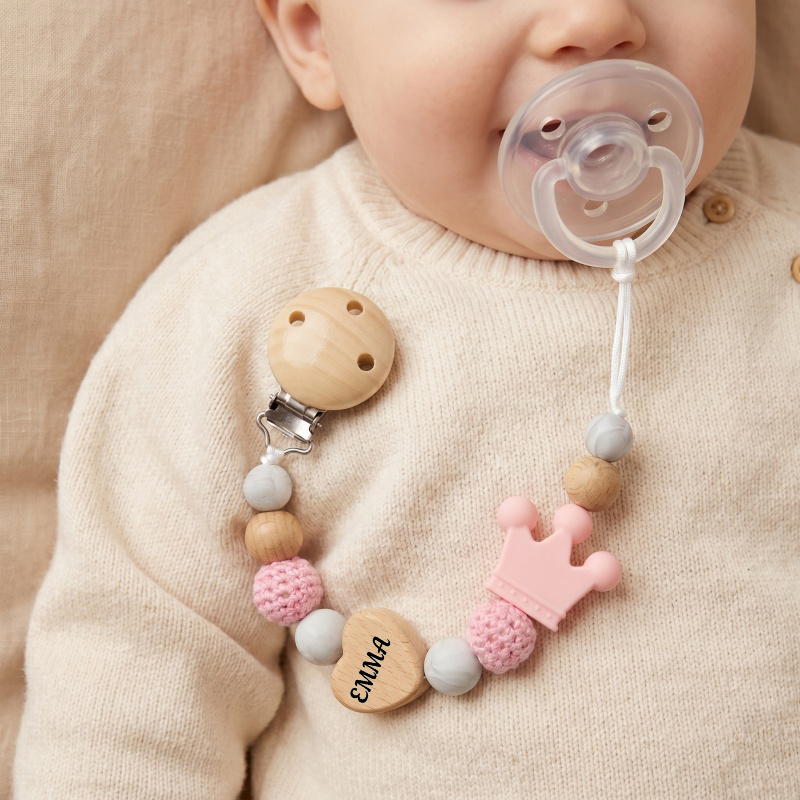 Baby Products Moisturizer - คลิปหนีบจุกนมหลอกเด็กแบบปรับแต่งได้ รูปหัวใจไม้ ซิลิโคนรูปมงกุฎ สายคล้องจุกนมหลอก ลูกปัดโครเชต์ ที่ยึดจุกนมหลอก